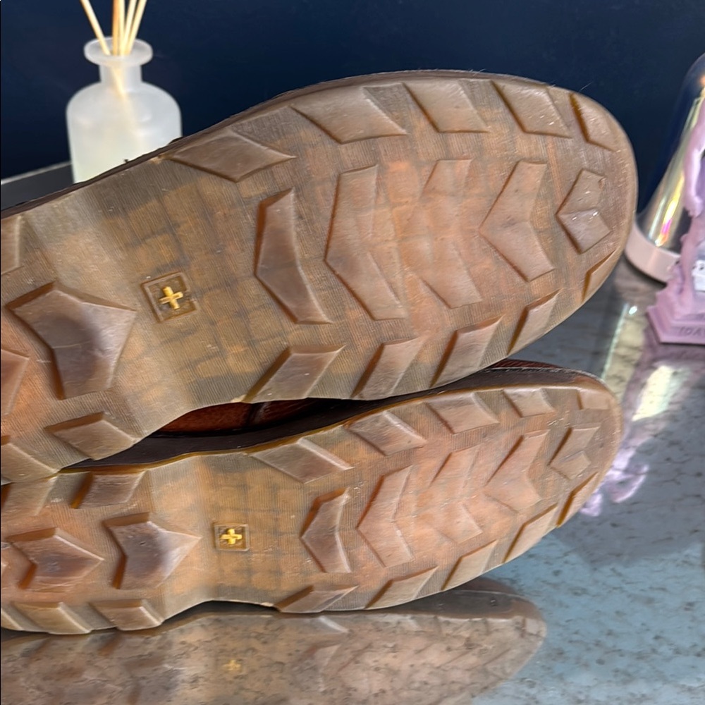 Brown Dr. Martens - Picture 3 of 5
